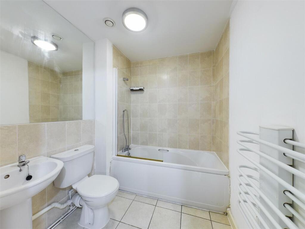 Lunar Flats Apartment *